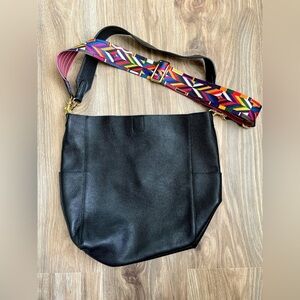 Fashionable Women's Lychee Patterned Design Large Capacity leather Handbag.